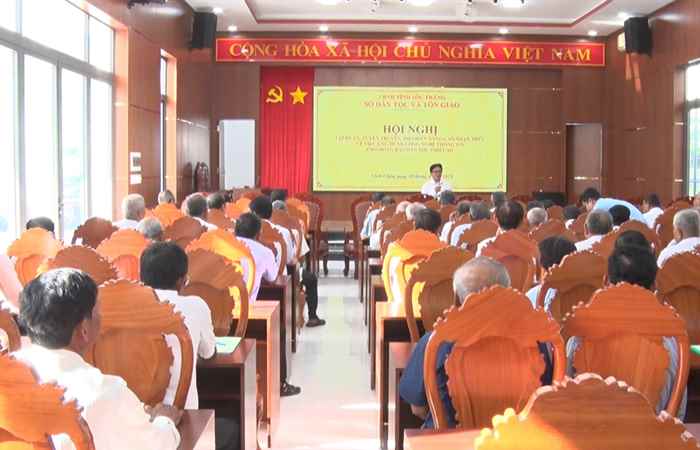 Sở dân tộc và tôn giáo tỉnh Sóc Trăng tập huấn, cho người có uy tín trong vùng đồng bào dân ở Vĩnh Châu